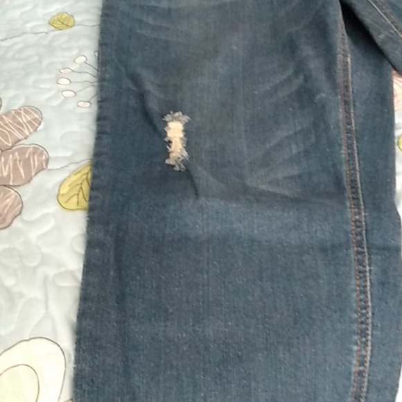 Relativity Above Ankle Jeans - Picture 5 of 8